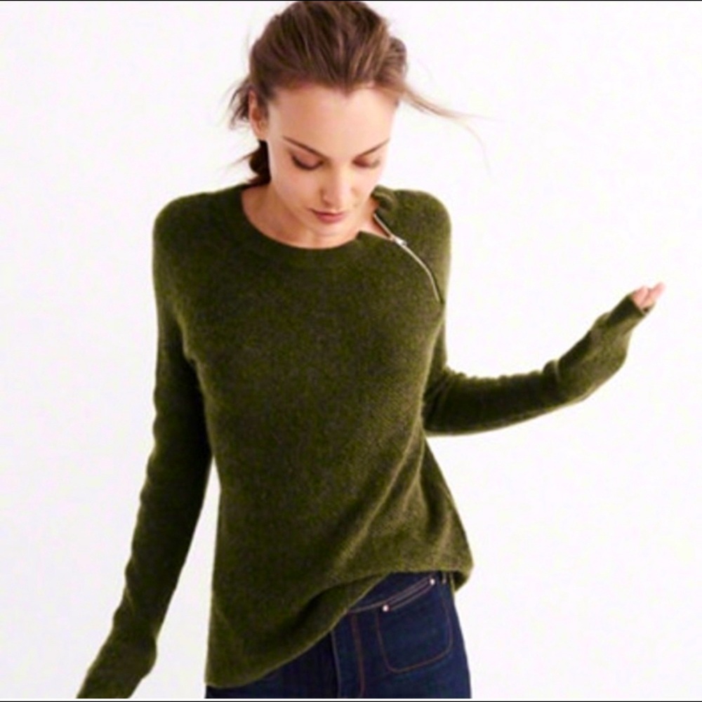 Green Abercrombie & Fitch Sweater w/ Gold Zipper